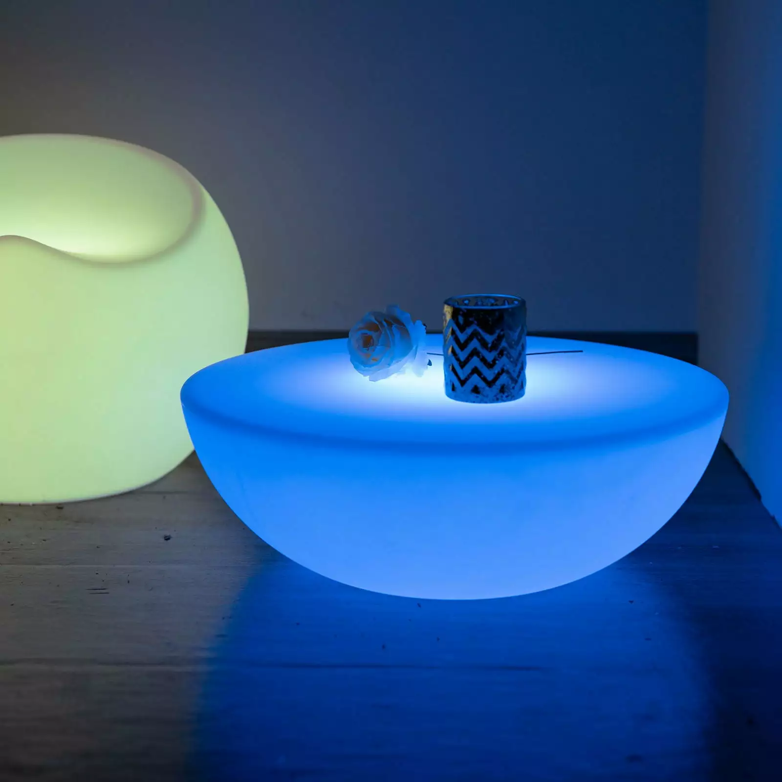 Efavormart 23.5 Cordless LED Rechargeable Round Table. Light Up Furniture - Color Changing. Waterproof with Accessory Bag